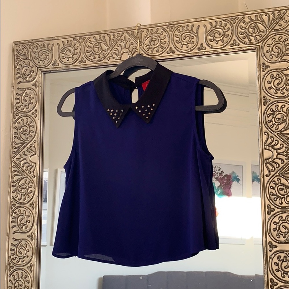 Cute cropped collared shirt